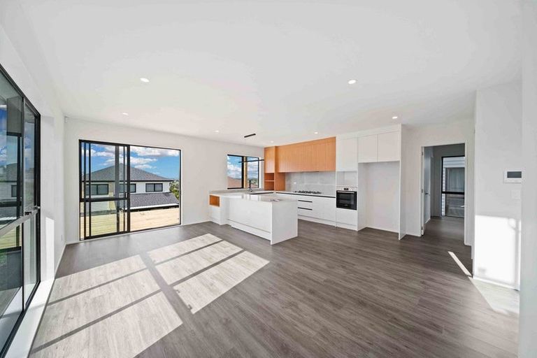 Photo of property in 17 Nola Dawn Avenue, Papakura, 2110