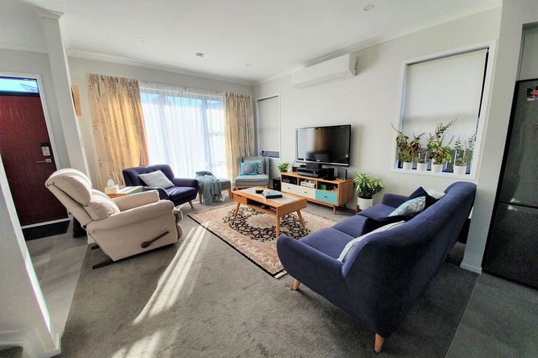 Photo of property in 9 Sacred Kingfisher Road, Hobsonville, Auckland, 0616