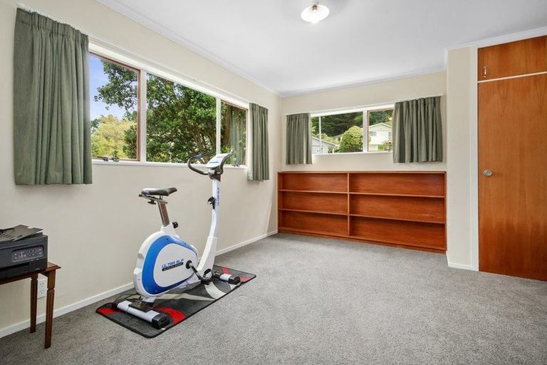 Photo of property in 30 Turriff Crescent, Tawa, Wellington, 5028