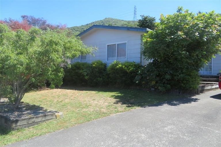Photo of property in 8f1- Tulsa Grove, Totara Park, Upper Hutt, 5018