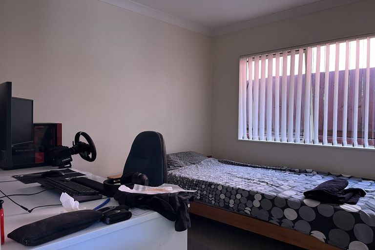Photo of property in 9 Ballyroney Place, East Tamaki, Auckland, 2013