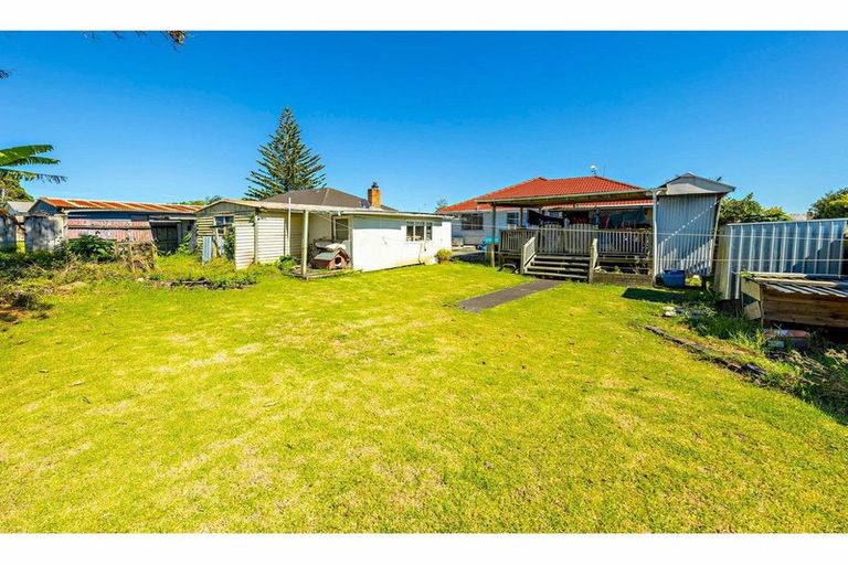 Photo of property in 12 Nicola Place, Mangere, Auckland, 2022
