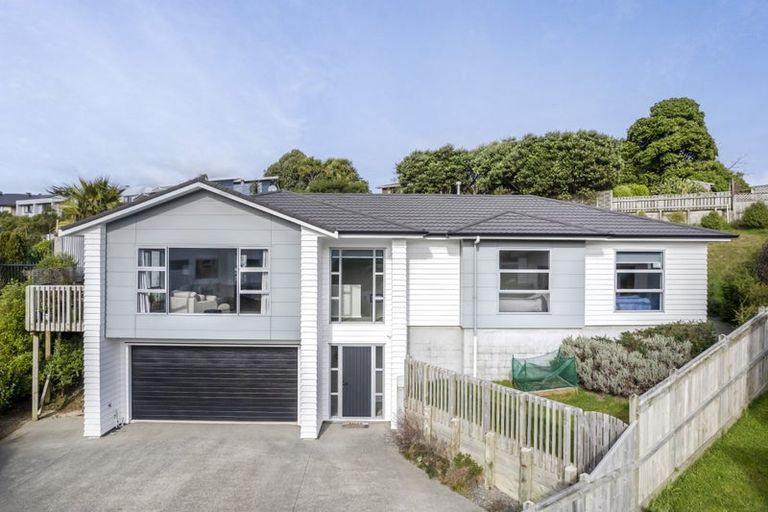Photo of property in 3 Shoal Place, Whitby, Porirua, 5024