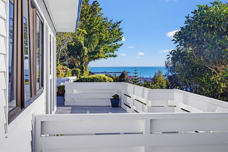 Photo of property in 10 Lawry Street, Moturoa, New Plymouth, 4310