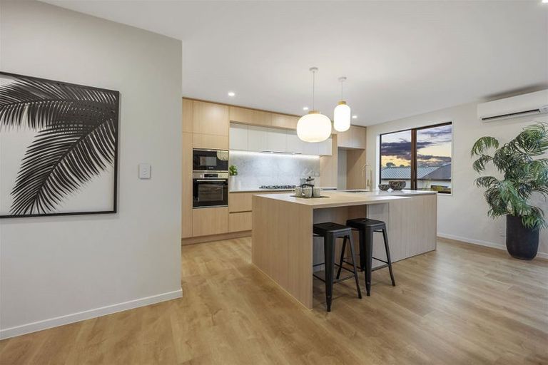 Photo of property in 4 Whale Bay Rise, Gulf Harbour, 0930