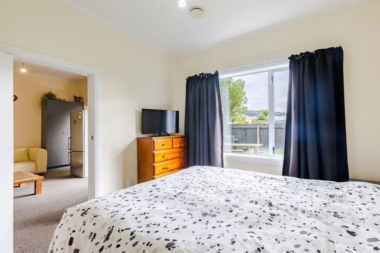 Photo of property in 32 Bathgate Street, South Dunedin, Dunedin, 9012