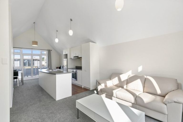 Photo of property in Pirie Street Townhouses, 17/35u Pirie Street, Mount Victoria, Wellington, 6011
