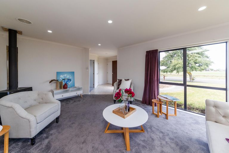 Photo of property in 127 Schnell Drive, Kelvin Grove, Palmerston North, 4414