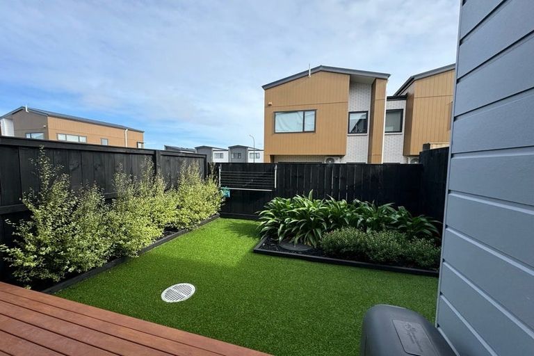 Photo of property in 20 Kiato Lane, Flat Bush, Auckland, 2019