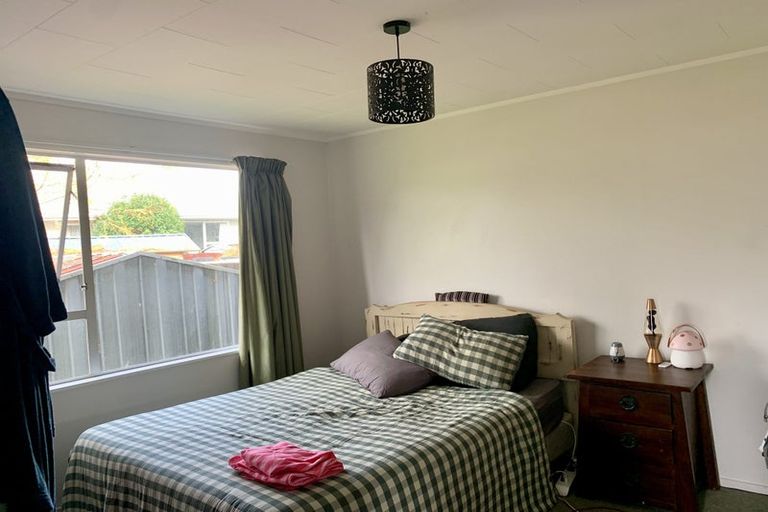 Photo of property in 50b Hartford Crescent, Totara Park, Upper Hutt, 5018