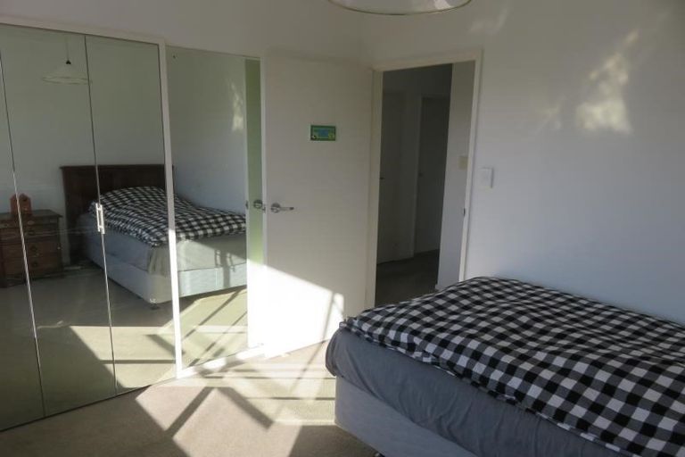 Photo of property in 102 Churton Drive, Churton Park, Wellington, 6037