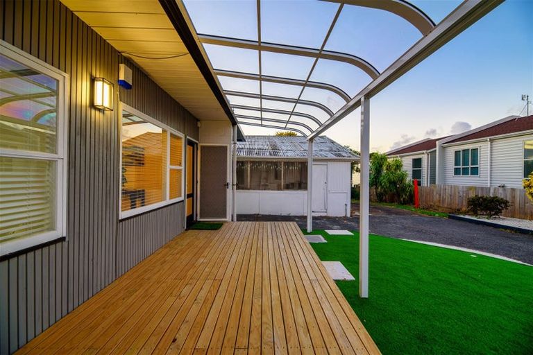 Photo of property in 2/7 James Road, Manurewa, Auckland, 2102
