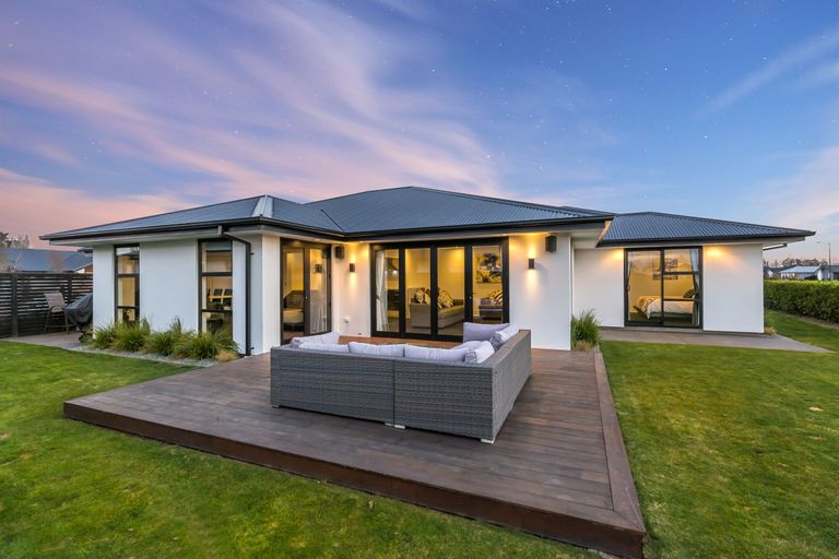 Photo of property in 41 Te Whenu Crescent, Marshland, Christchurch, 8083