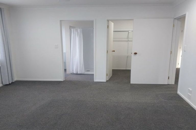 Photo of property in 1 Limousin Place, Grandview Heights, Hamilton, 3200