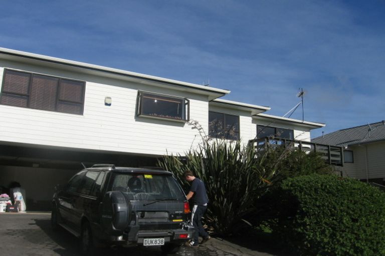 Photo of property in 3 Sailmaker Close, Whitby, Porirua, 5024