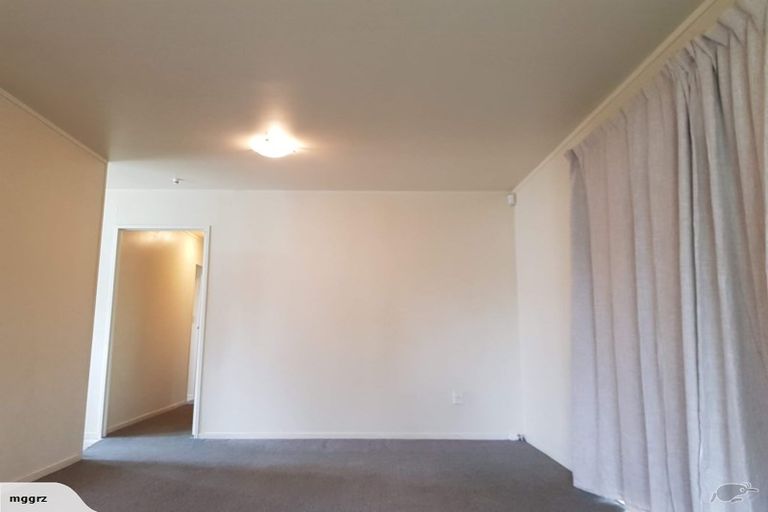 Photo of property in 32 Heathdale Crescent, Papakura, 2110