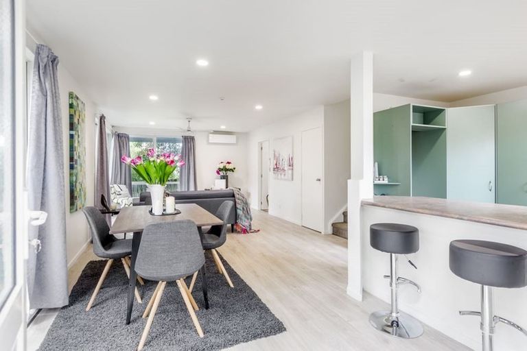 Photo of property in 18b Holiday Road, Stanmore Bay, Whangaparaoa, 0932