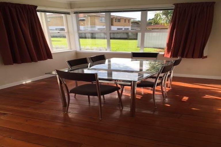 Photo of property in 16 Second Avenue, Avenues, Whangarei, 0110