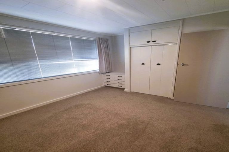 Photo of property in 240 South Road, Hawera, 4610