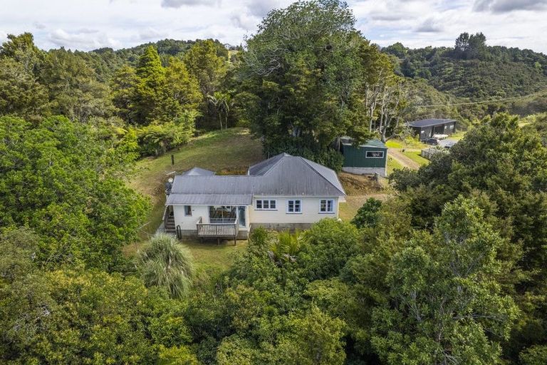 Photo of property in 37 Ngapuke Lane, Parua Bay, 0192