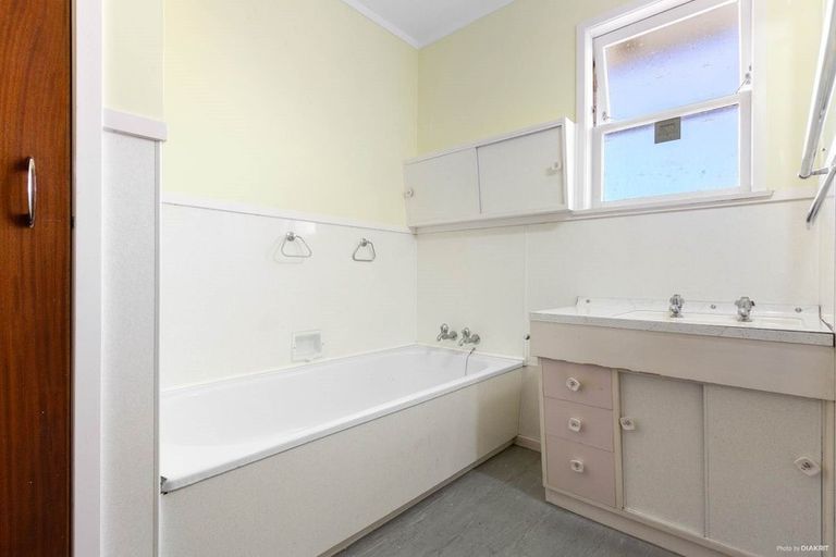 Photo of property in 2/3 Parker Avenue, New Lynn, Auckland, 0600