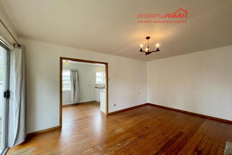 Photo of property in 15 Beaumont Crescent, Frankleigh Park, New Plymouth, 4310