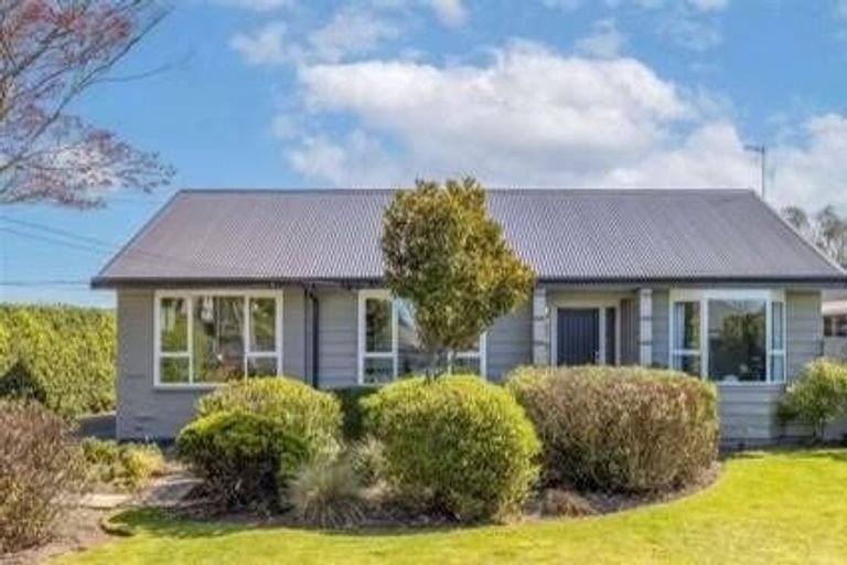 Photo of property in 215 Avonhead Road, Avonhead, Christchurch, 8042