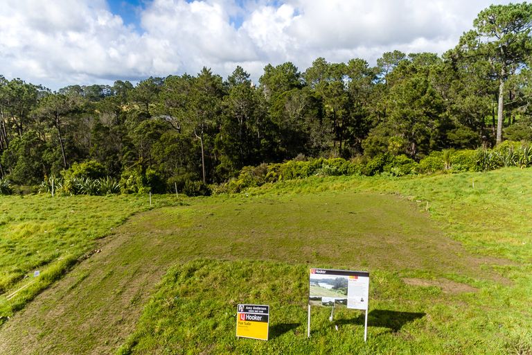 Photo of property in 74 Pohutukawa Parade, Riverhead, 0820