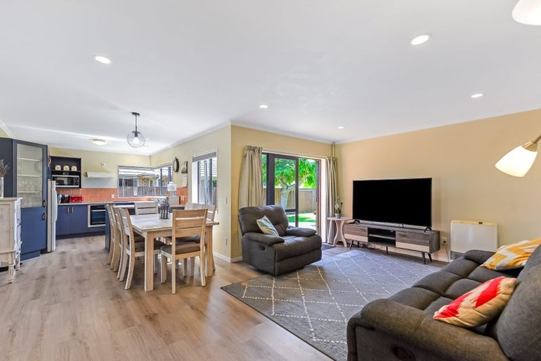 Photo of property in 34 Cairns Crescent, Rototuna, Hamilton, 3210