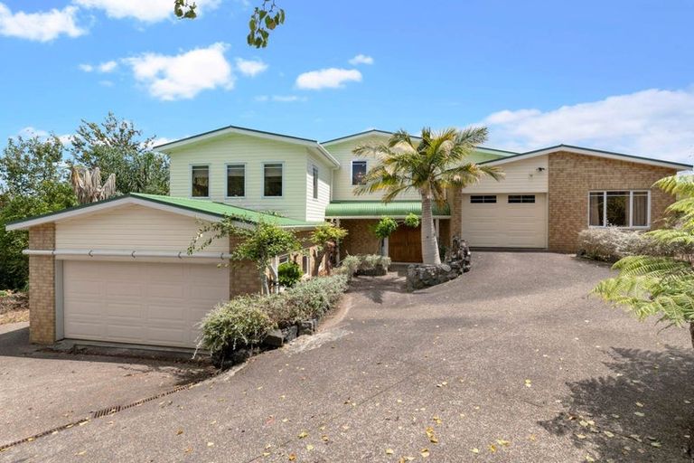 Photo of property in 114 Point View Drive, East Tamaki Heights, Auckland, 2016