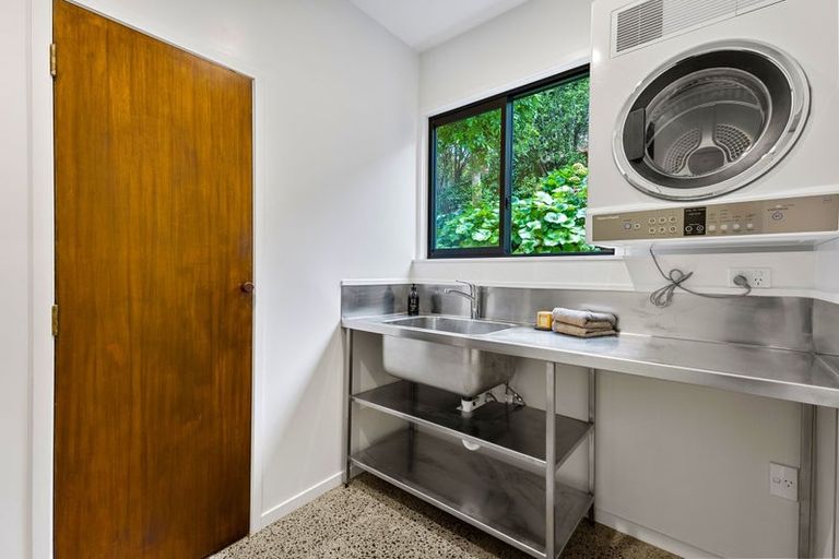 Photo of property in 2/11 Huntly Road, Campbells Bay, Auckland, 0630