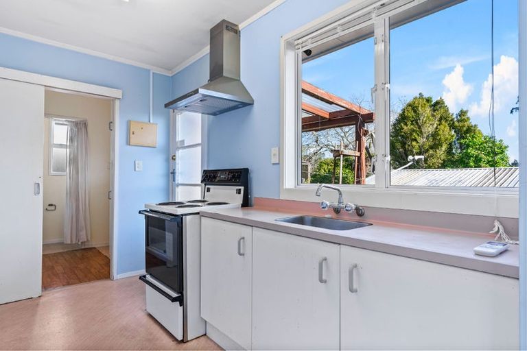 Photo of property in 1/12 Cresta Avenue, Beach Haven, Auckland, 0626