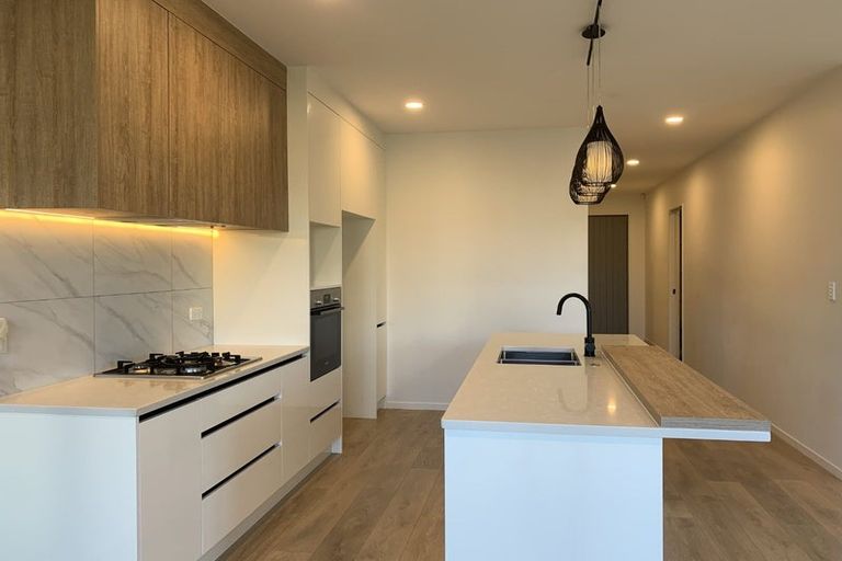 Photo of property in 115 Waekahu Road, Westgate, 0814