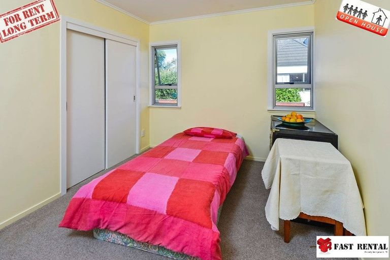 Photo of property in 17 Celeste Place, Totara Vale, Auckland, 0627