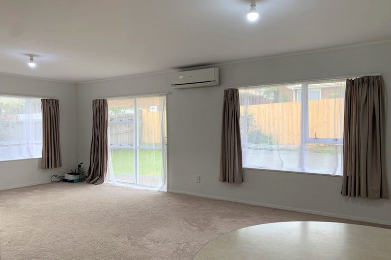 Photo of property in 5 Newington Road, Henderson, Auckland, 0612