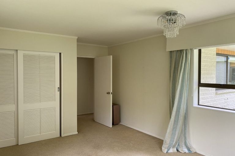 Photo of property in 28a Rewarewa Crescent, Waikanae, 5036