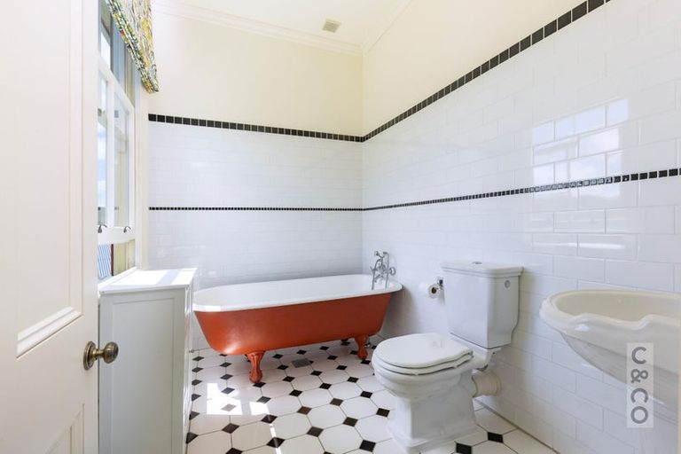 Photo of property in 14 Nelson Street, Helensville, 0800