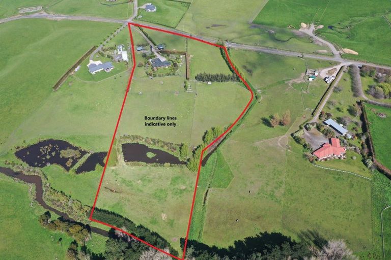 Photo of property in 472 Lees Road, Feilding, 4775