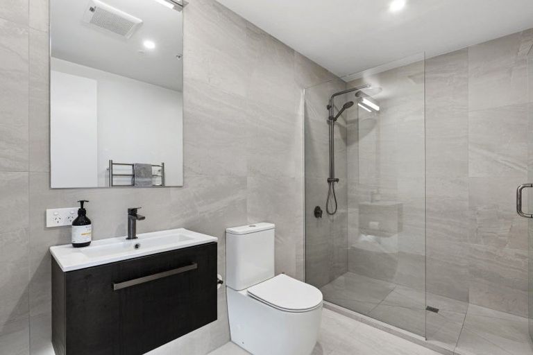 Photo of property in 10/7 Northlake Drive, Wanaka, 9305