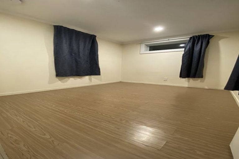 Photo of property in 288 East Coast Road, Forrest Hill, Auckland, 0620