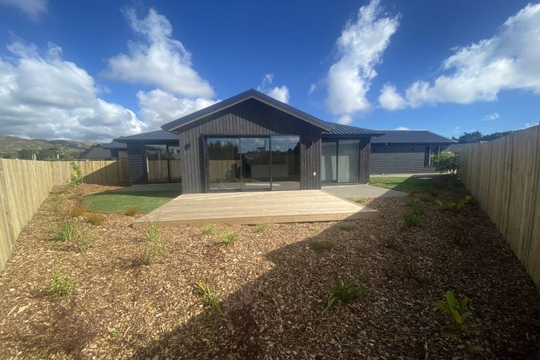 Photo of property in 19 Kaiwaru Place, Waikanae, 5036