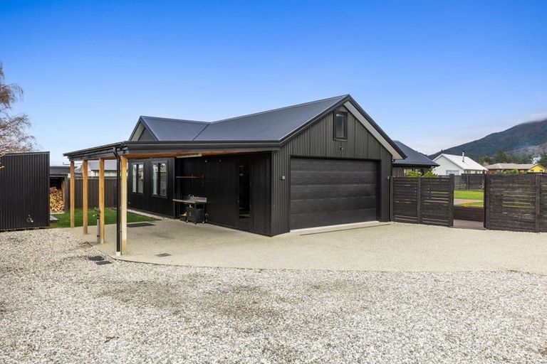 Photo of property in 6 Woodpecker Street, Lake Hawea, Wanaka, 9382