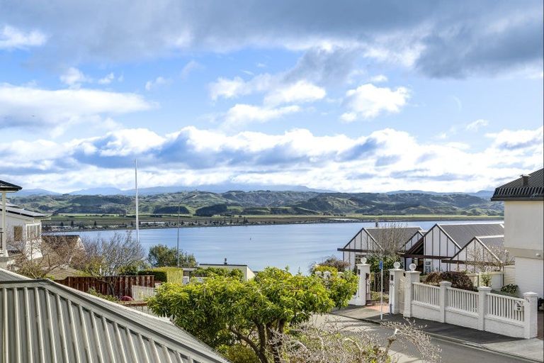 Photo of property in 121 Thompson Road, Bluff Hill, Napier, 4110