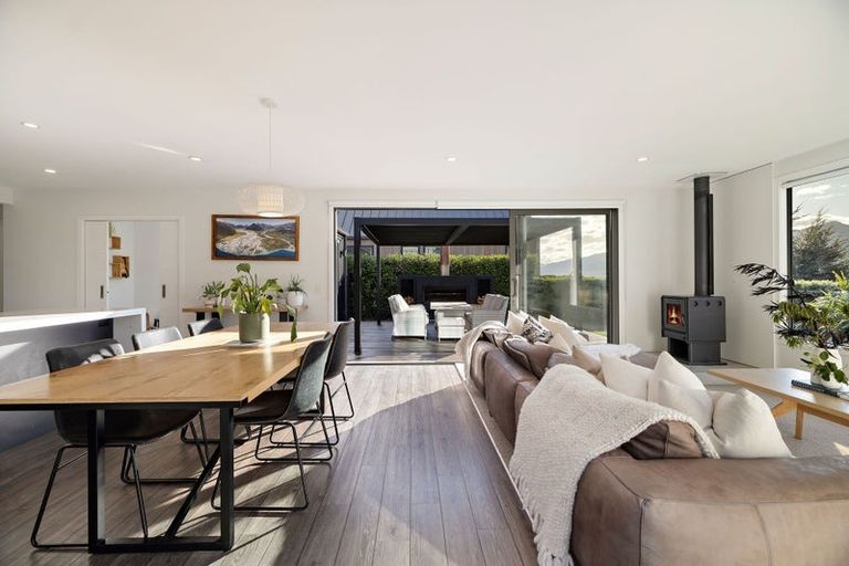 Photo of property in 3 Caithness Court, Jacks Point, Queenstown, 9371