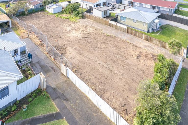 Photo of property in 4 Kupe Place, Castlecliff, Whanganui, 4501
