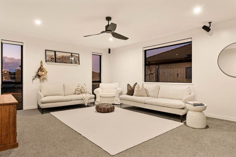 Photo of property in 11 Livingstone Drive, Papamoa Beach, Papamoa, 3118