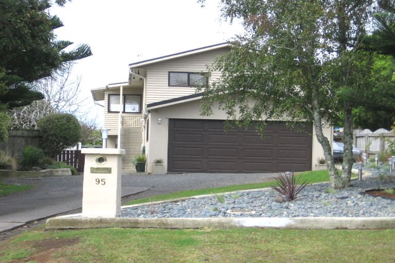 Photo of property in 95 Colwill Road, Massey, Auckland, 0614