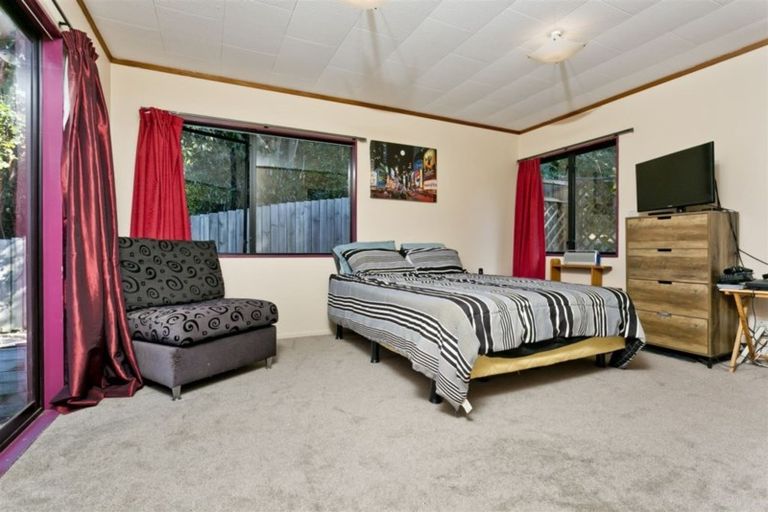 Photo of property in 40 Finn Place, Totara Vale, Auckland, 0629