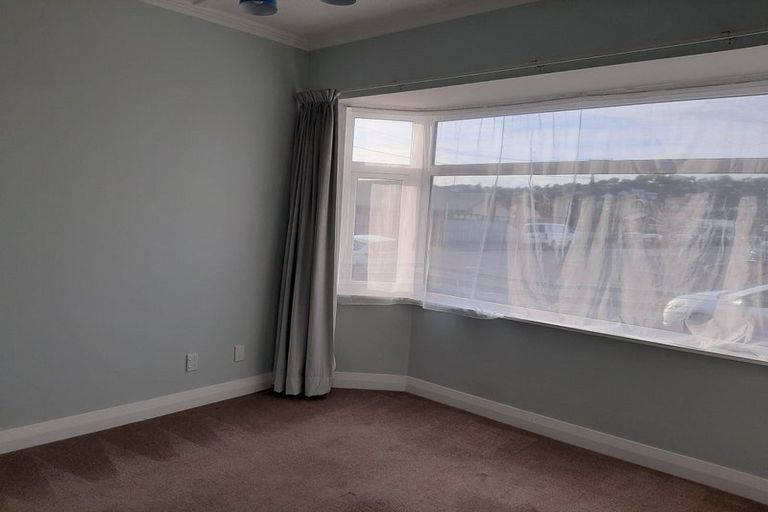 Photo of property in 37 Tauhinu Road, Miramar, Wellington, 6022