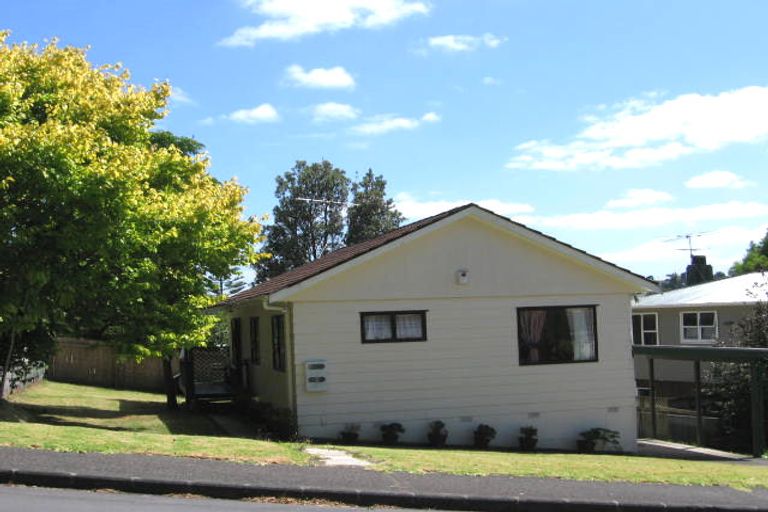 Photo of property in 2/16 Castleton Street, Birkdale, Auckland, 0626